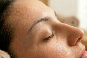 Comment augmenter la densité des cheveux chez la femme grâce au protocole RegenX ?